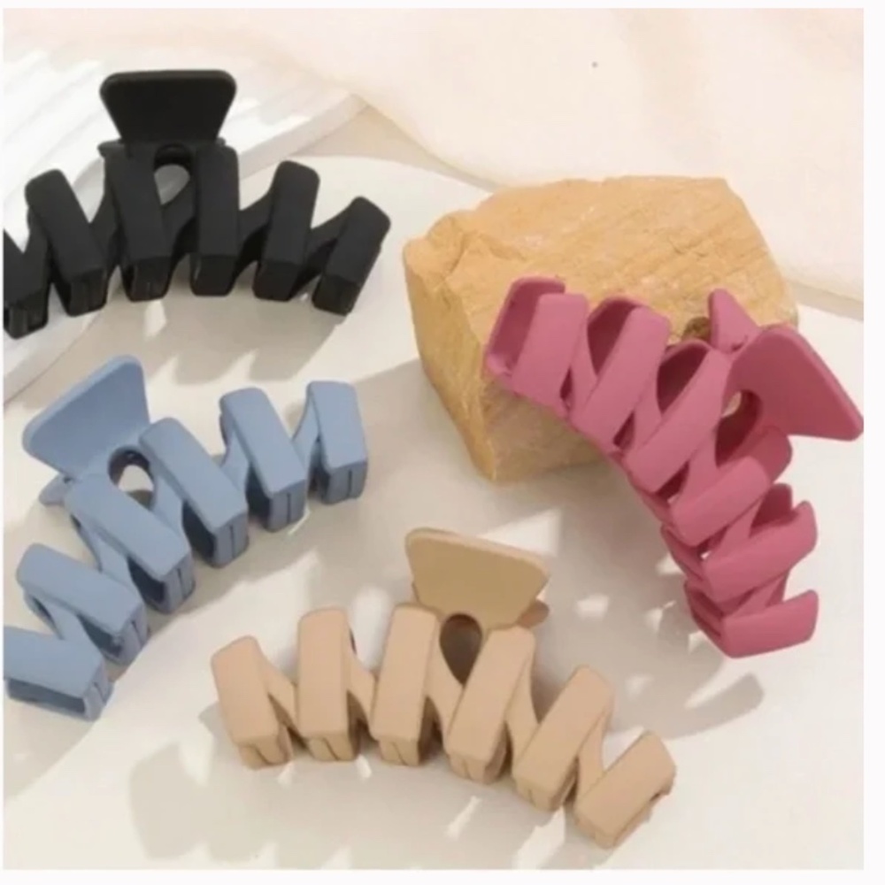❤️ FREE Rainbow Calm Chic Glam Modern Minimal Trendy Girly Claw Clip Set of 4